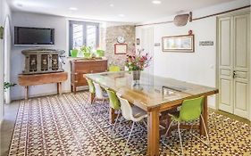 Six-Bedroom Holiday Home In Torroella De Fluvia